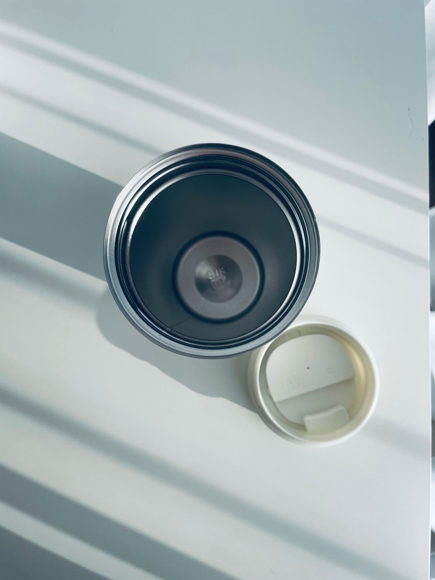 Travel mug “Iespējas nerodas pašas no sevis, tu tās radi!”